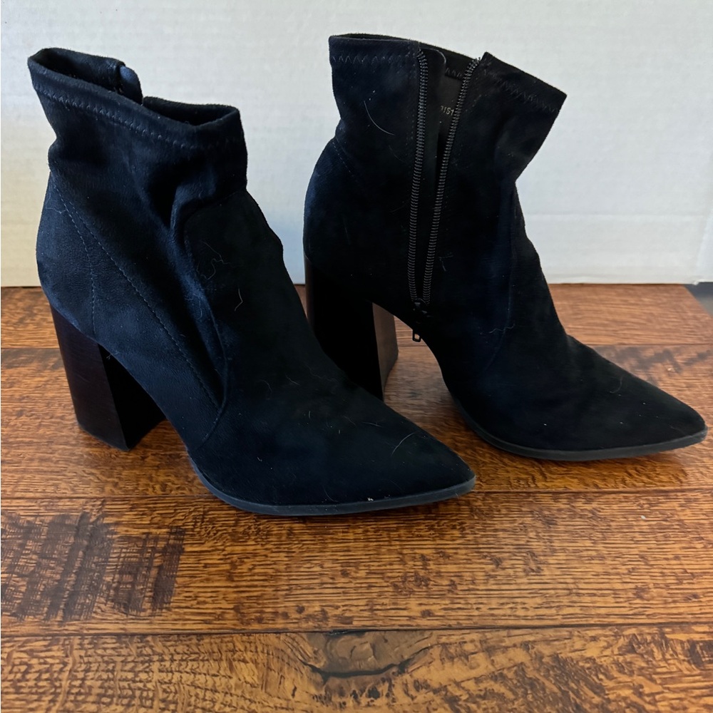 Black suede Steve Madden size 9.5 boots
